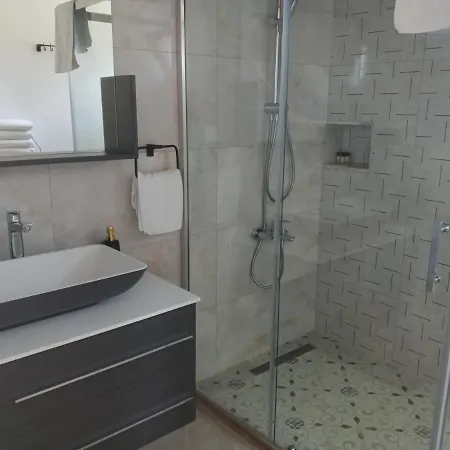 Hanim Pinar Butik * סלימייה