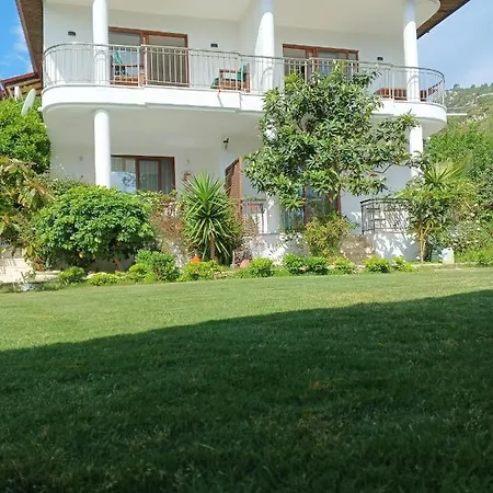 Hanim Pinar Butik מלון *