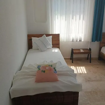Hanim Pinari Butik * セリミエ